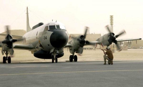 FILE PHOTO: A U.S. Navy EP-3E Aries aircraft is directed by ground crew after a flight from Bahrain September 25, 2017. U.S. Air Force/Staff Sgt. Rhiannon Willard/Handout/File photo via REUTERS